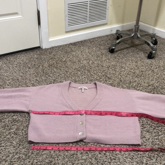 BCBGeneration Cropped Cardigan Sweater Size Large Pastel Purple Fuzzy Texture - Picture 9 of 11